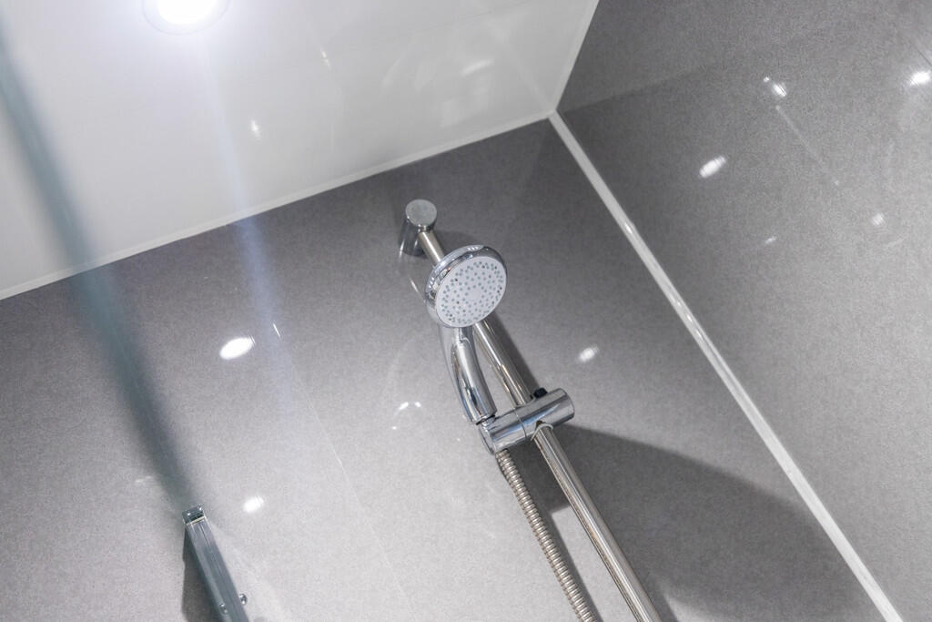 Family Bathroom S...
