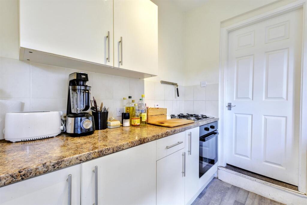 Kitchen_2.jpeg