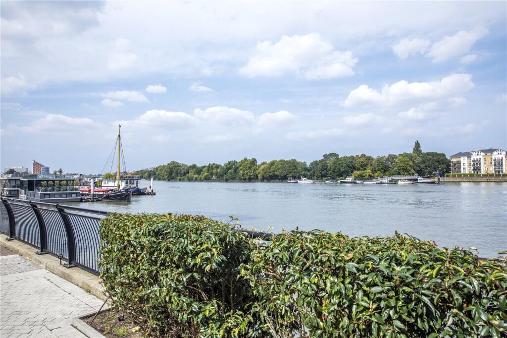 Riverside Walk