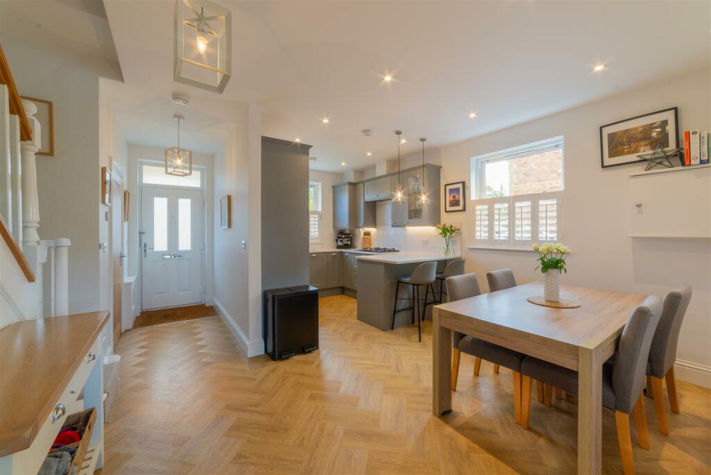 33 Deauville Avenue--2.jpg