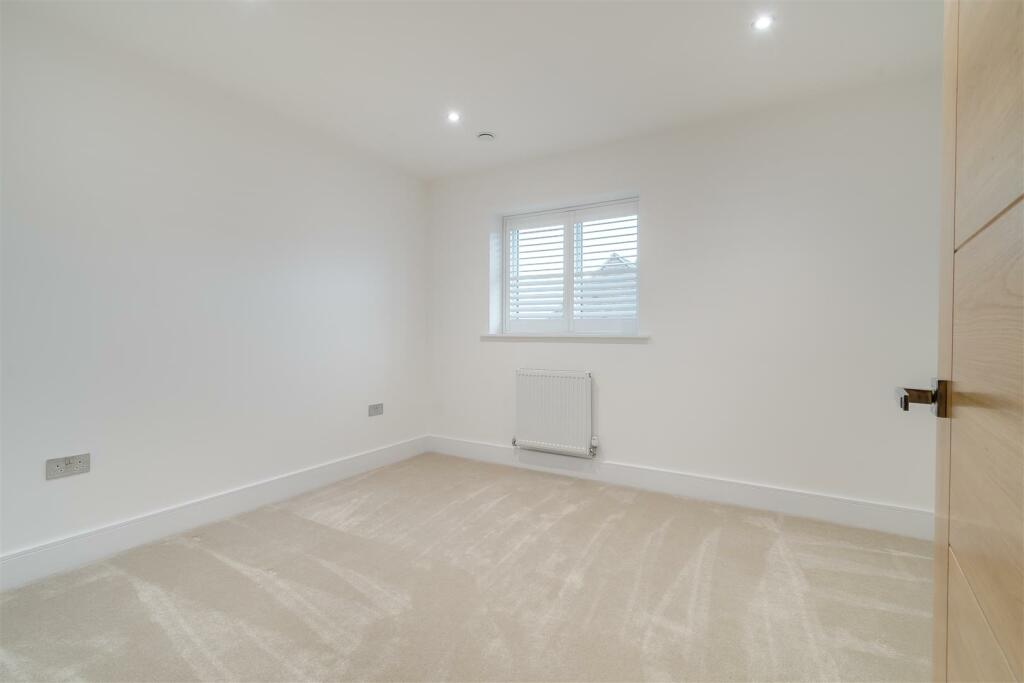 8584620-interior33.jpg