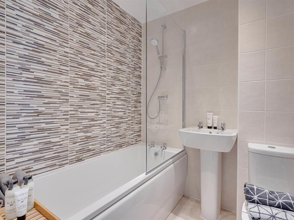 Bathroom.jpg
