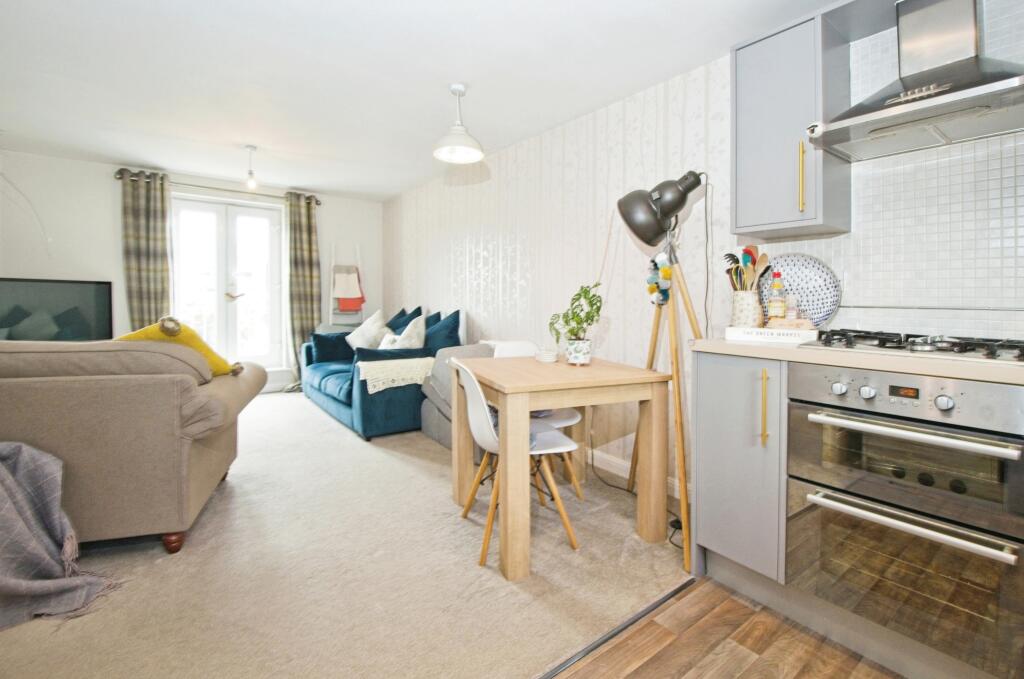 Living/Kitchen Area