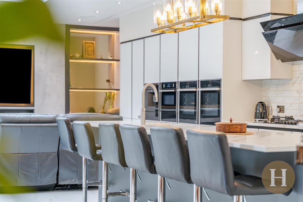 Hadleigh Estate Agents-112.jpg