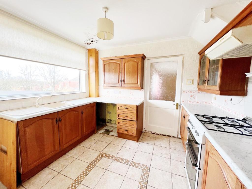 Kitchen pic 1.jpg