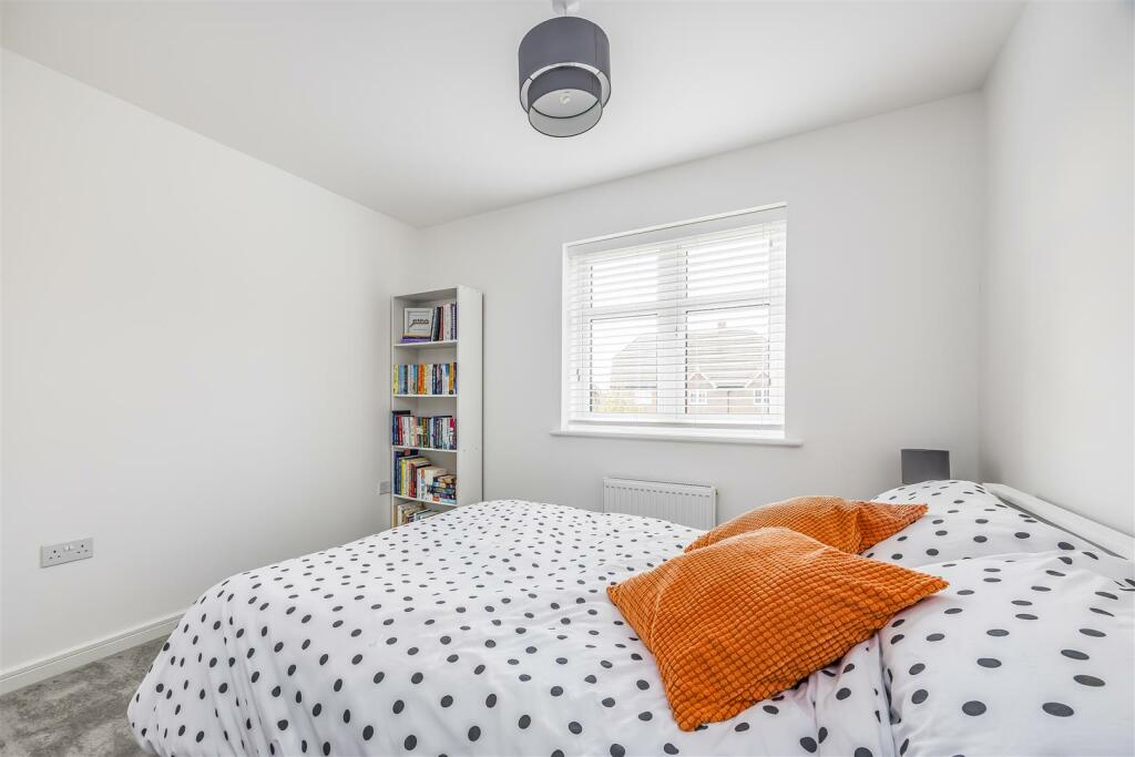 1 Foster Close, Emsworth-PorticoMarketing-Nexa-11.