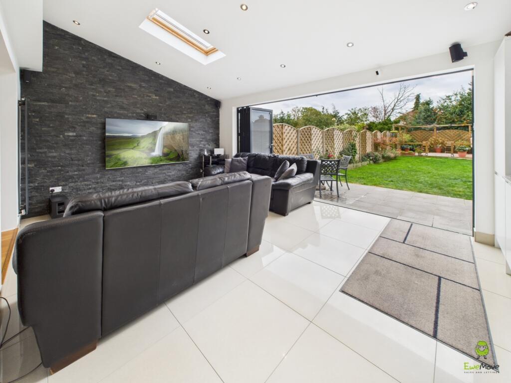 Presented by Clinton at EweMove Bexleyheath and Da