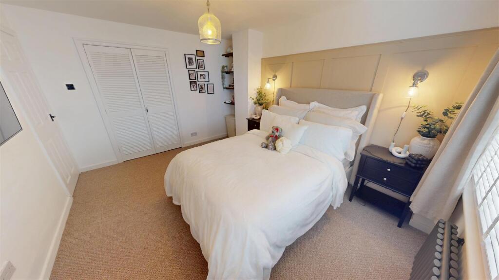 Sandfield Road Bedroom