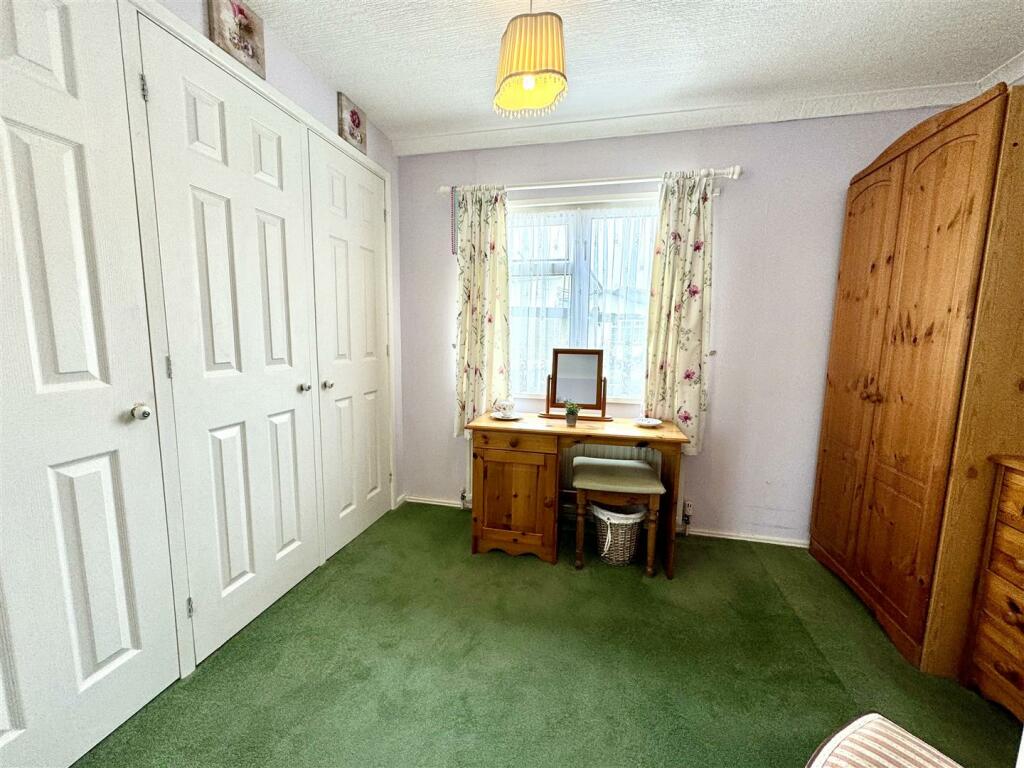 DRESSING ROOM