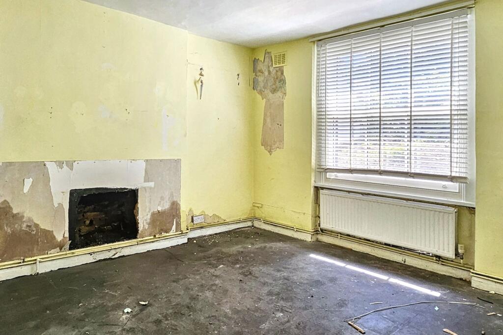 11a Stanlake Villas, London W12 7EX