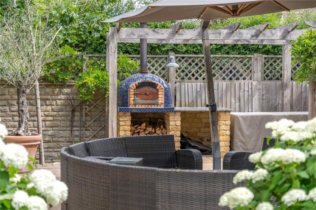 Outdoor Kitchen