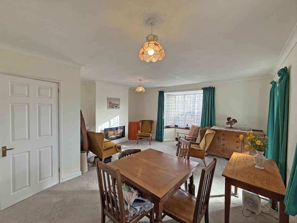 Old Woodlands Road 6 - Lounge Dining Room.jpg