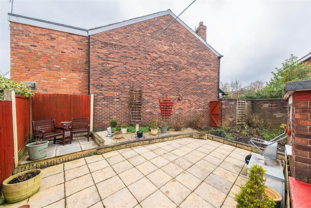 61 Blackcroft Avenue-023.jpg