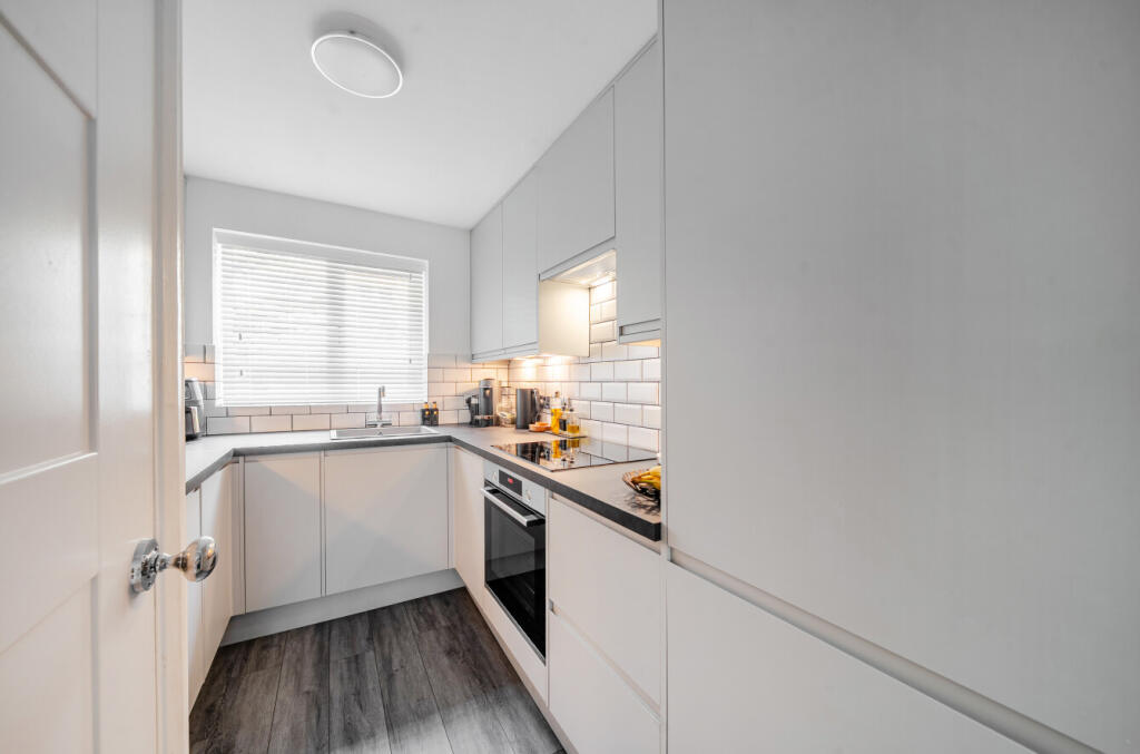 1296276-23-682b21...