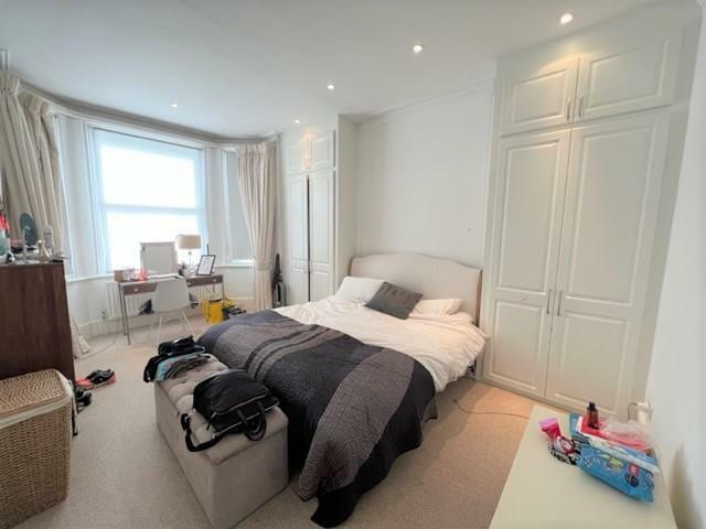 Bedroom 1.jpg