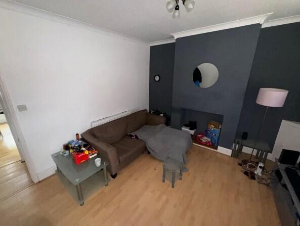 LOUNGE  T202505071445.jpg