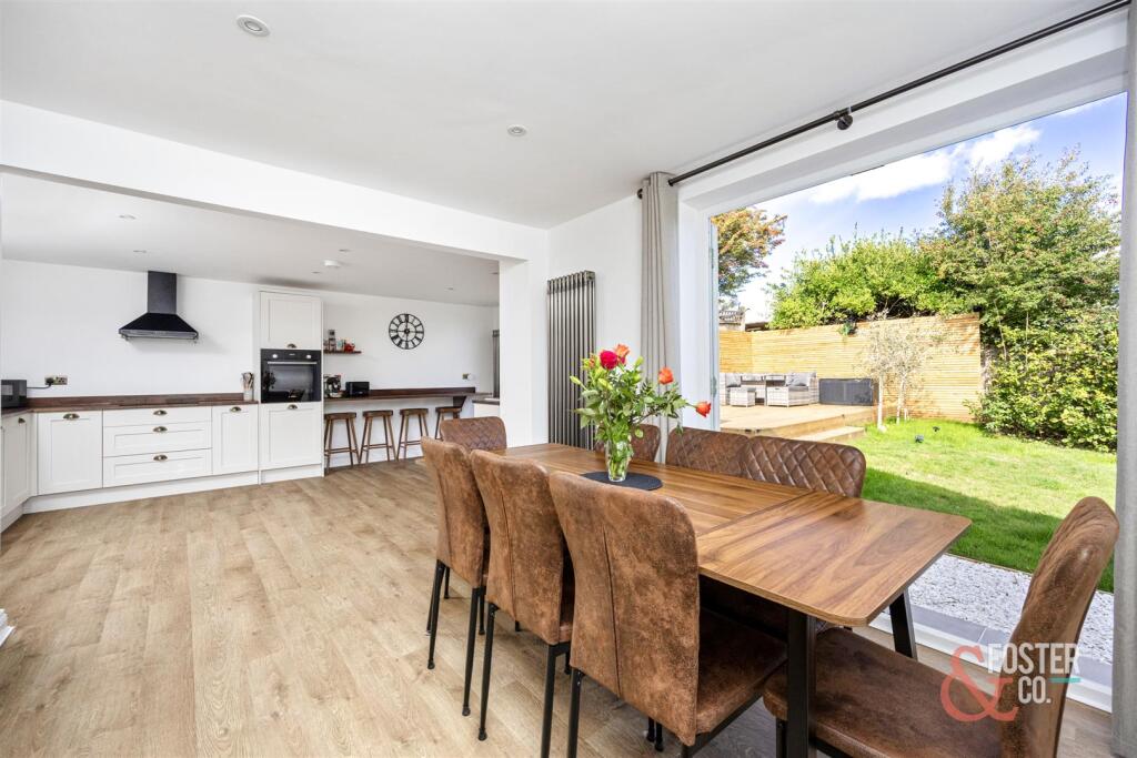 Redhill Close_9-018.JPG