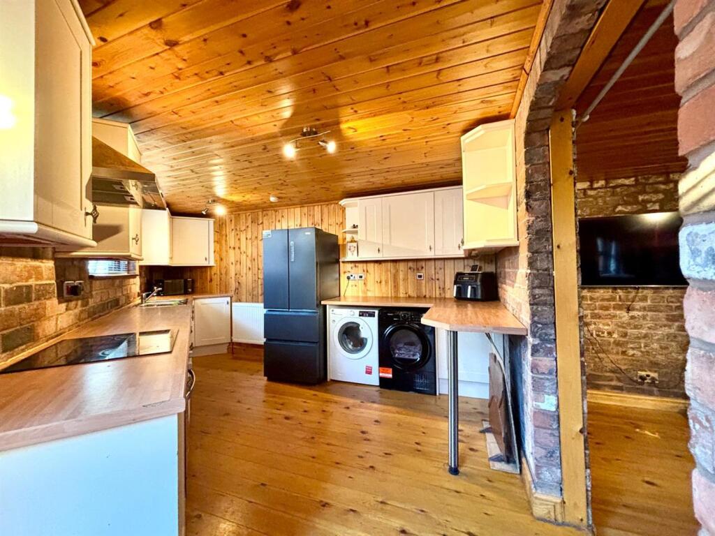 WhatsApp Image 2025-12-03 at 10.31.03 (14).jpeg