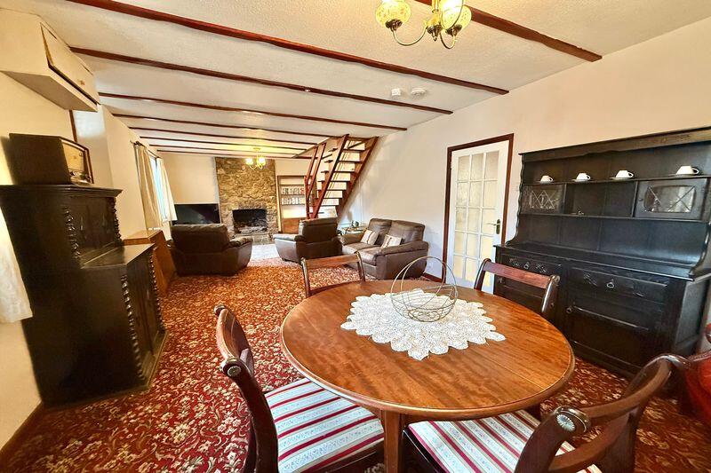 29' Lounge/Dining Room