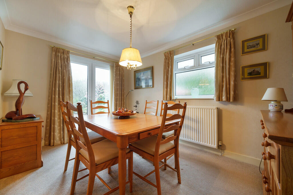 Living / Dining R...