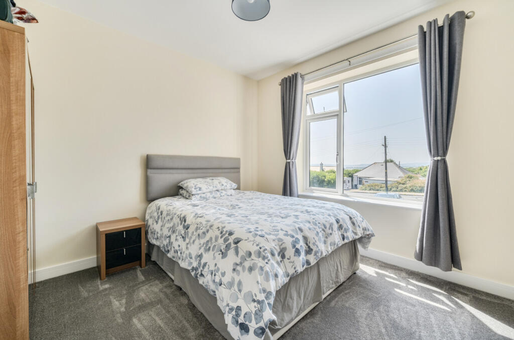 1339869-7-689b759...