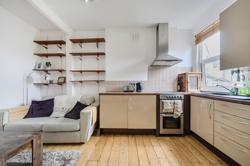 Kitchen/Reception