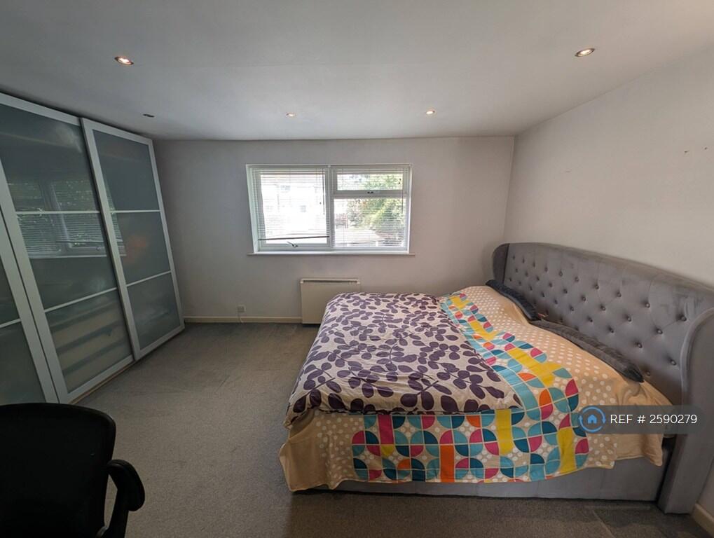 Double Bedroom 1