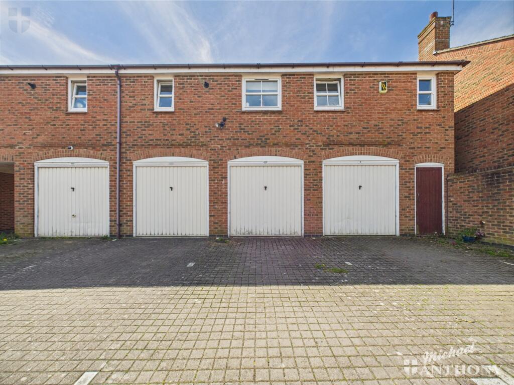 CAM03852G0-PR0262-STILL017