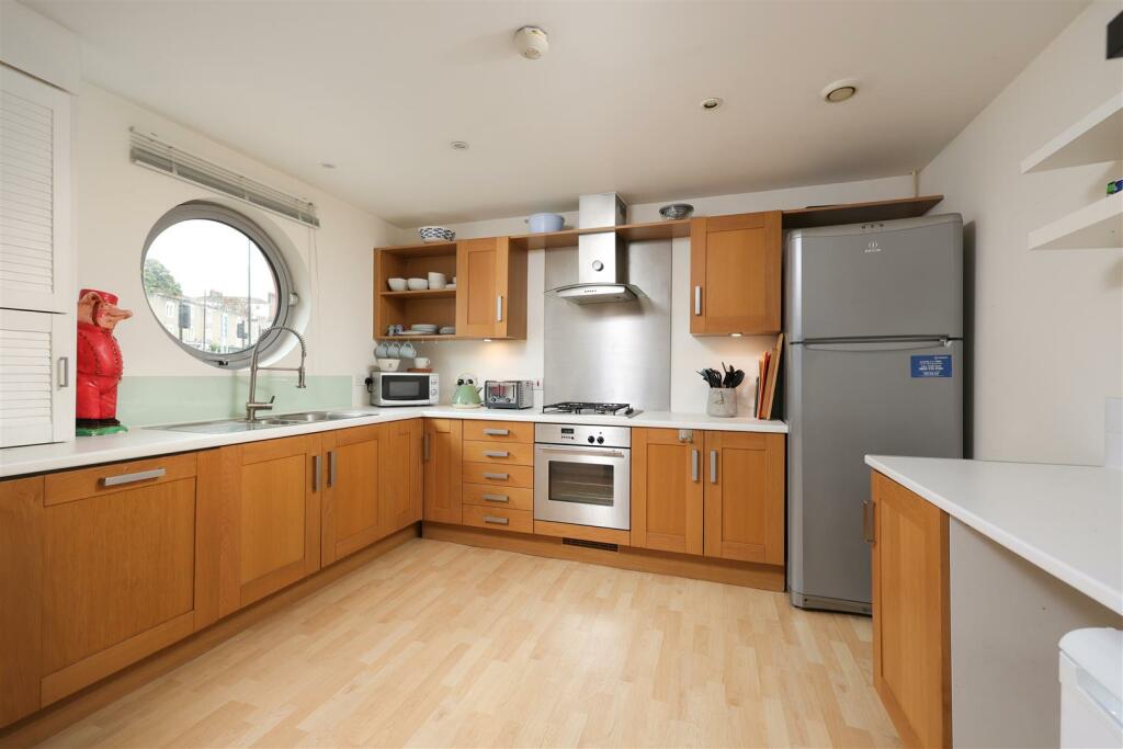 7 Capricorn Place 15.JPG