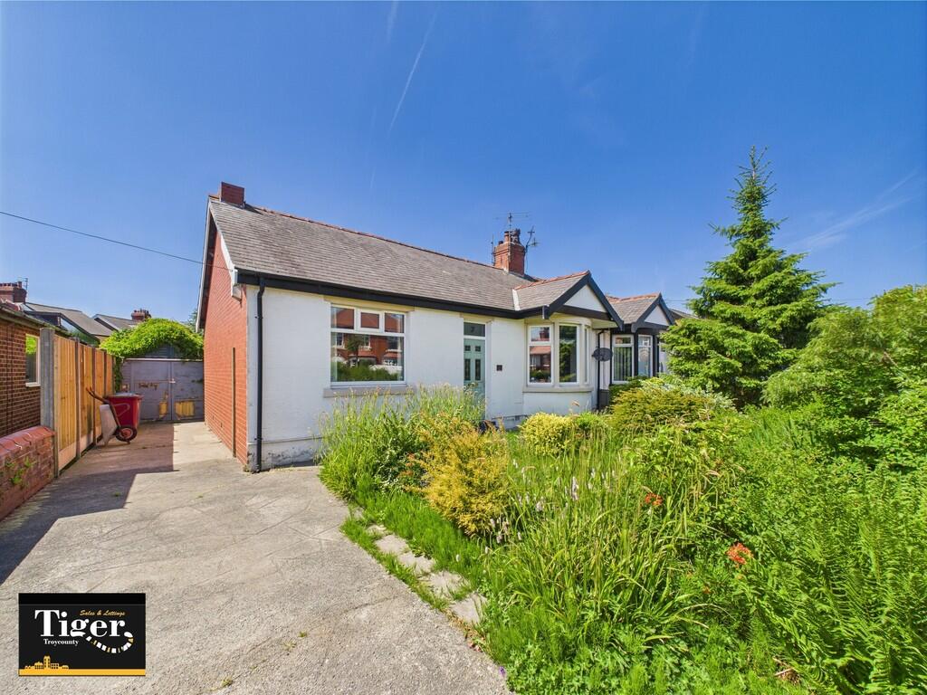 CAM02176G0-PR0586...