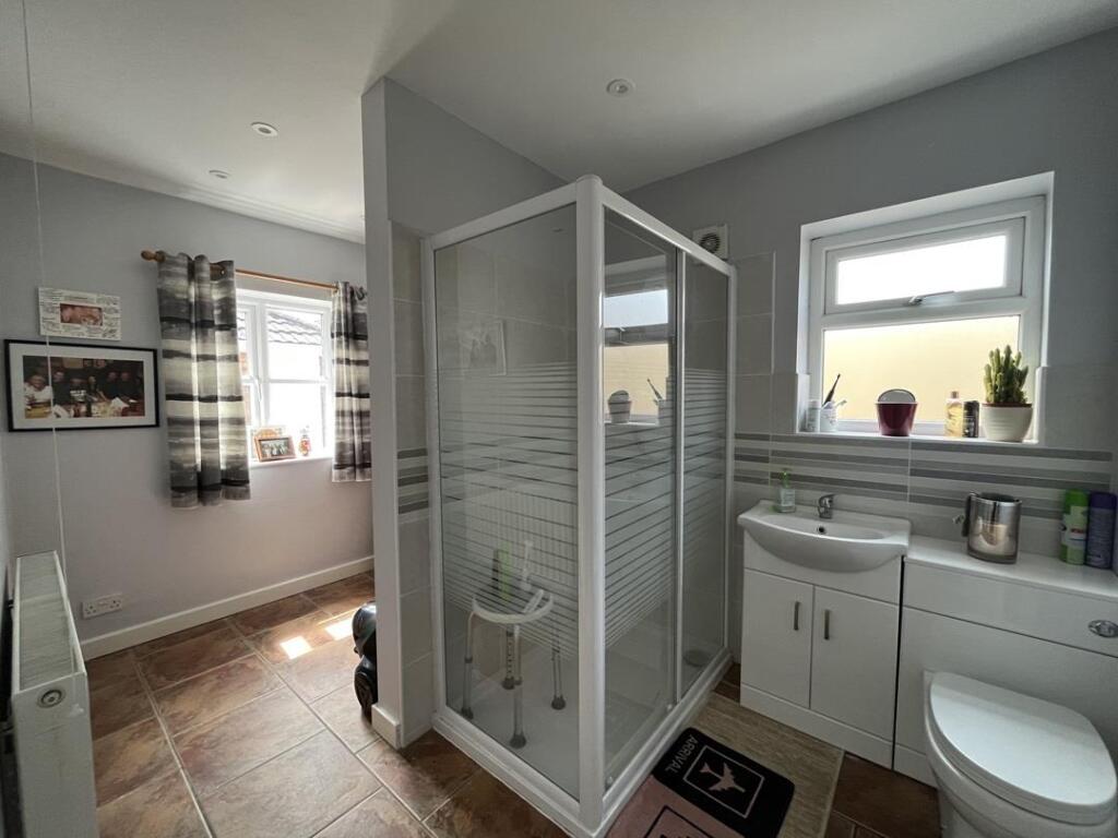 Ensuite / Dressing Room