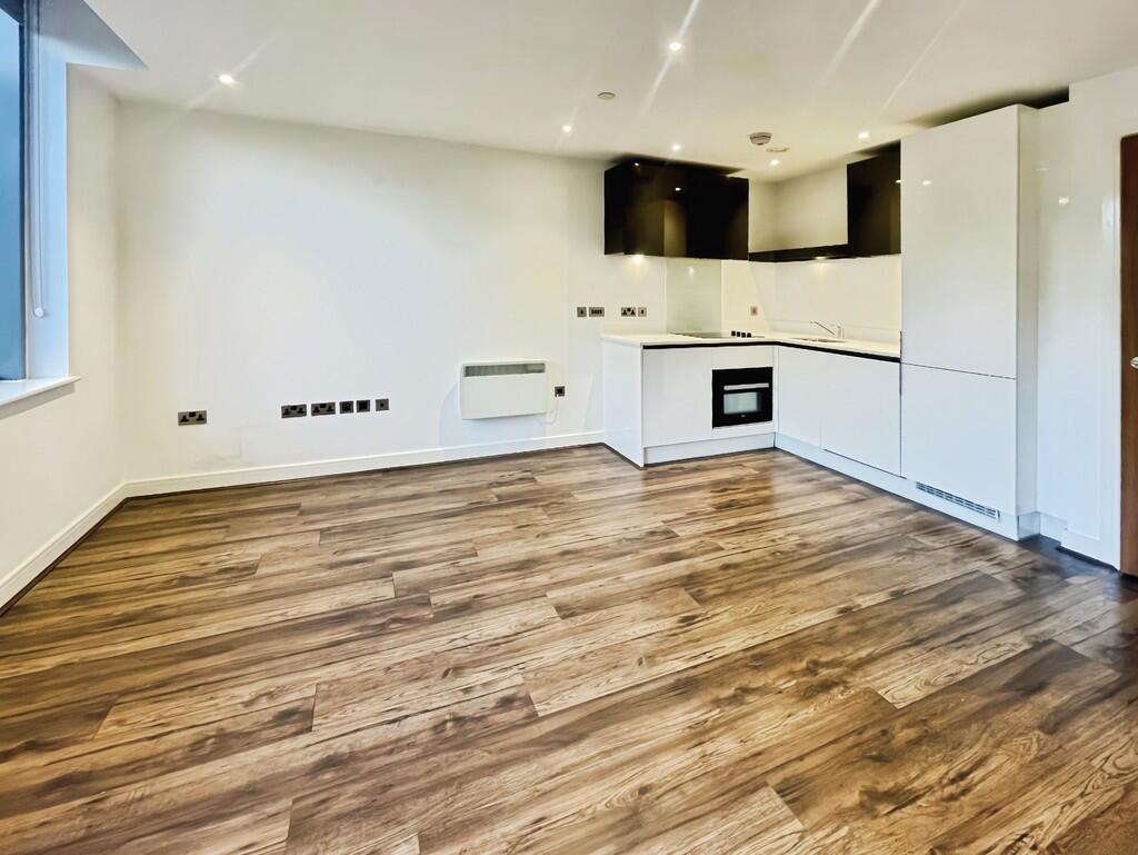 Living Room / Kit...