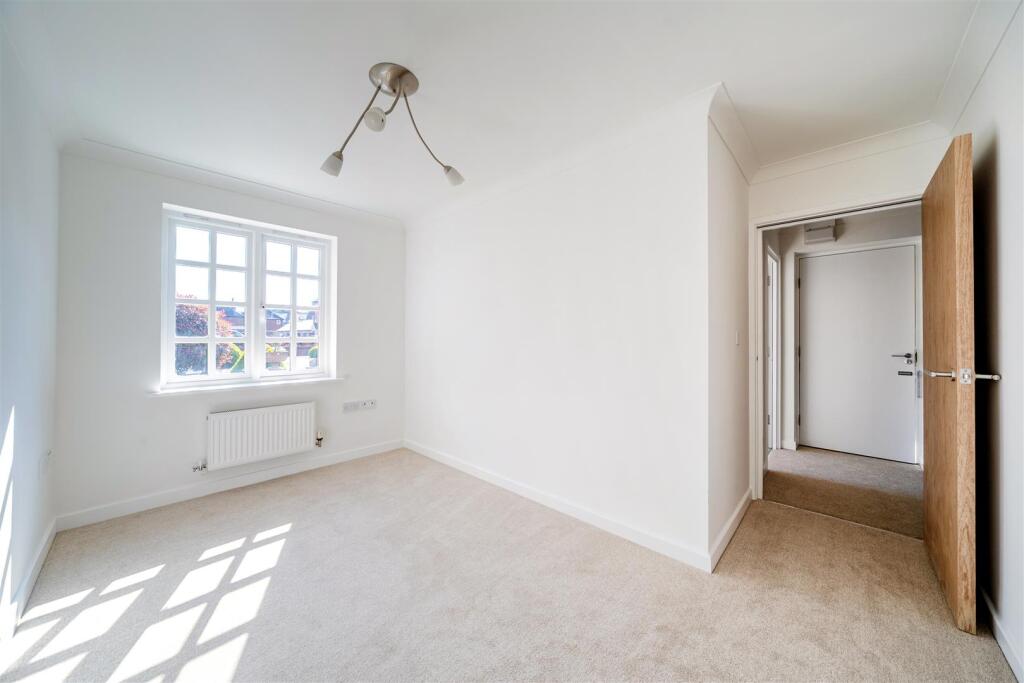 61 Reffield Close, Towcester (8).jpg