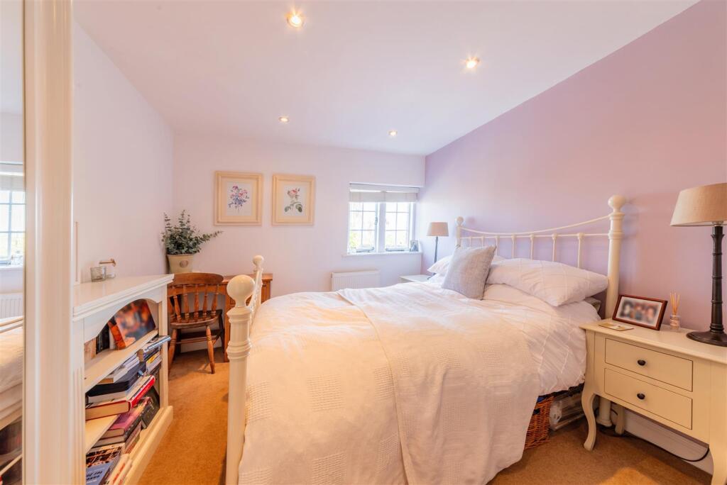 Bumblebee Cottage-7.jpg