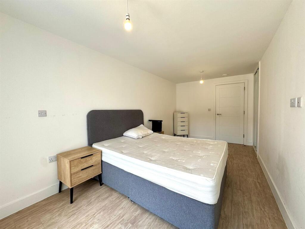 Main bedroom pic 3.jpeg