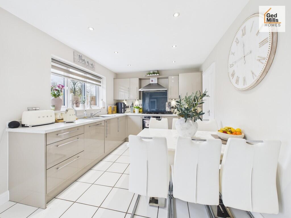 CAM04261G0-PR0116...