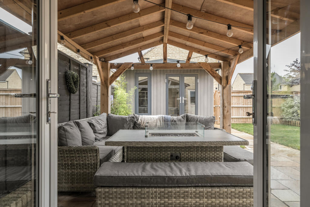 1329131136888d2aac5b49