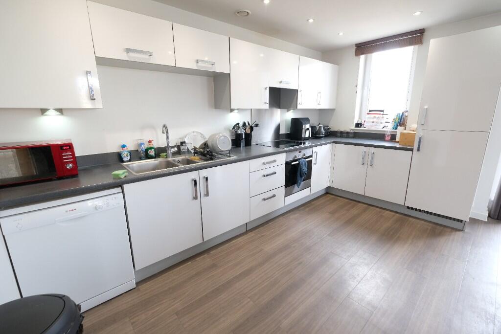 OPEN PLAN ROOM