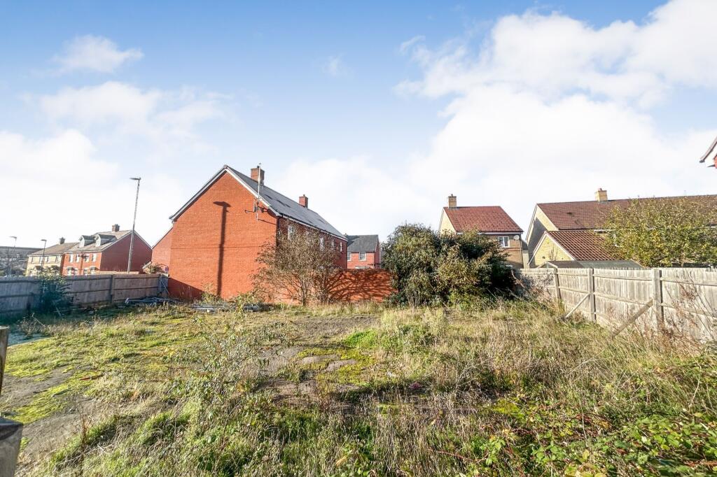 Land opposite Stotfold Library, Valerian Way, Stotfold, SG5 4NL