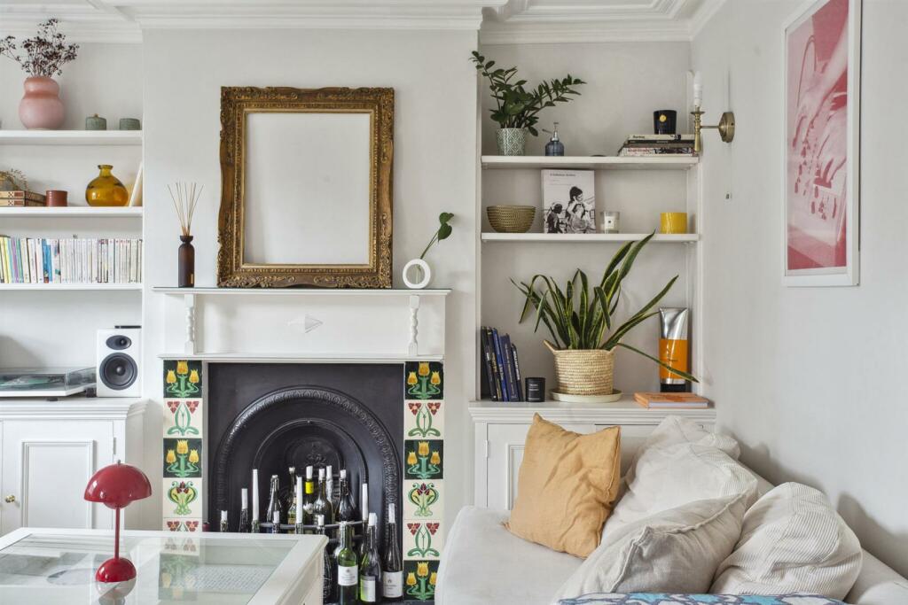 77462_Flat 2 19 Stanhope Mews West(5)_low.jpg