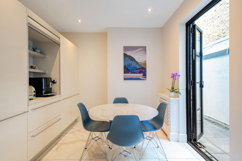 Breakfast Room