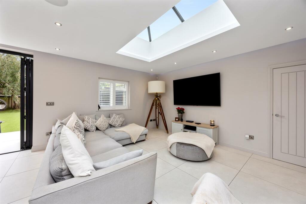 Offington Avenue, 85-033.jpg