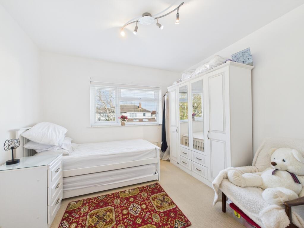 CAM02386G0-PR0124-STILL006