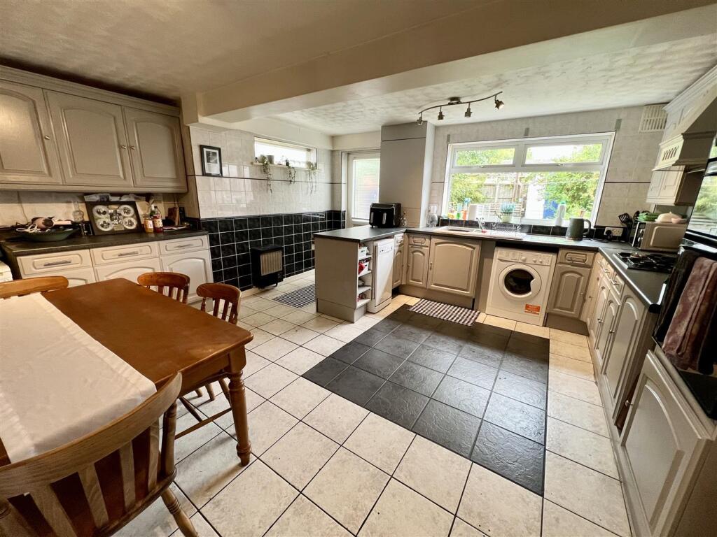 Extended Dining Kitchen