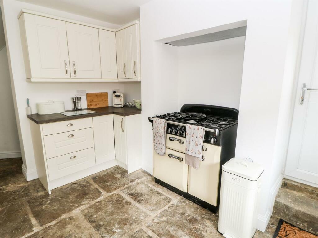 BREAKFAST KITCHEN
