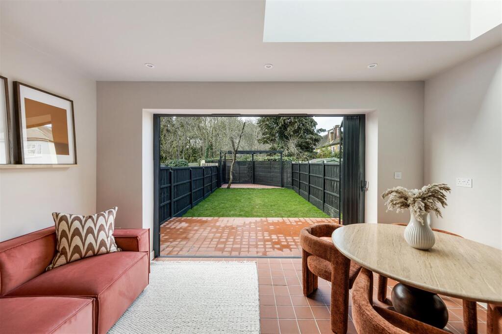 Pennant Terrace E17