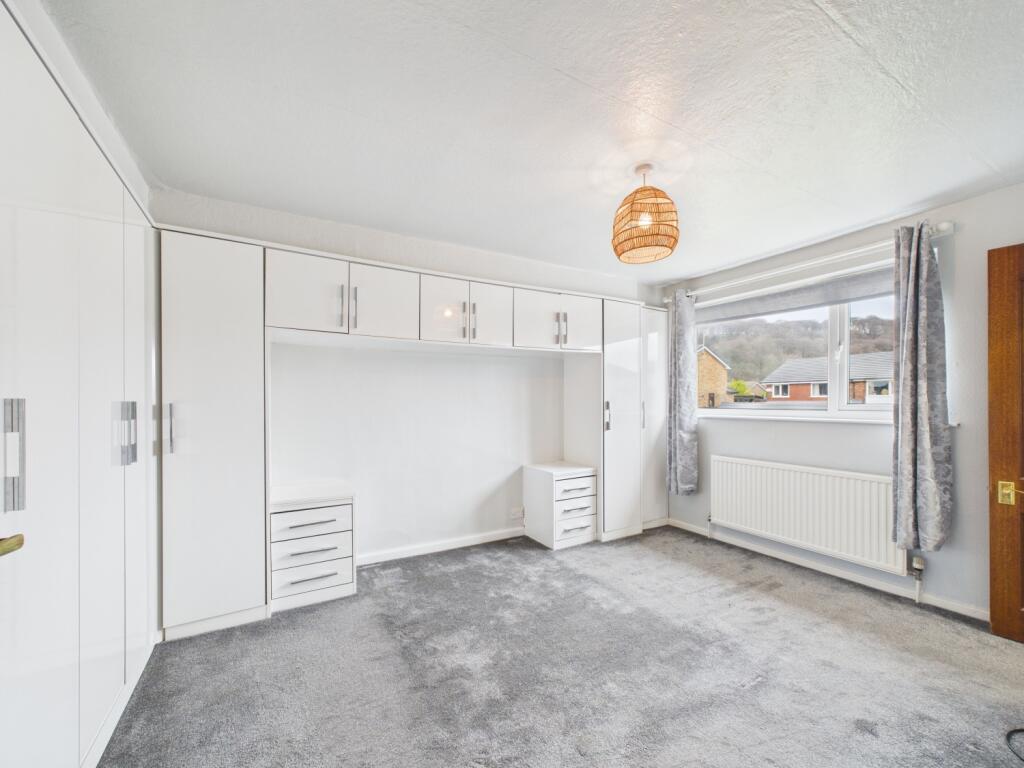 CAM02093G0-PR0068-STILL028