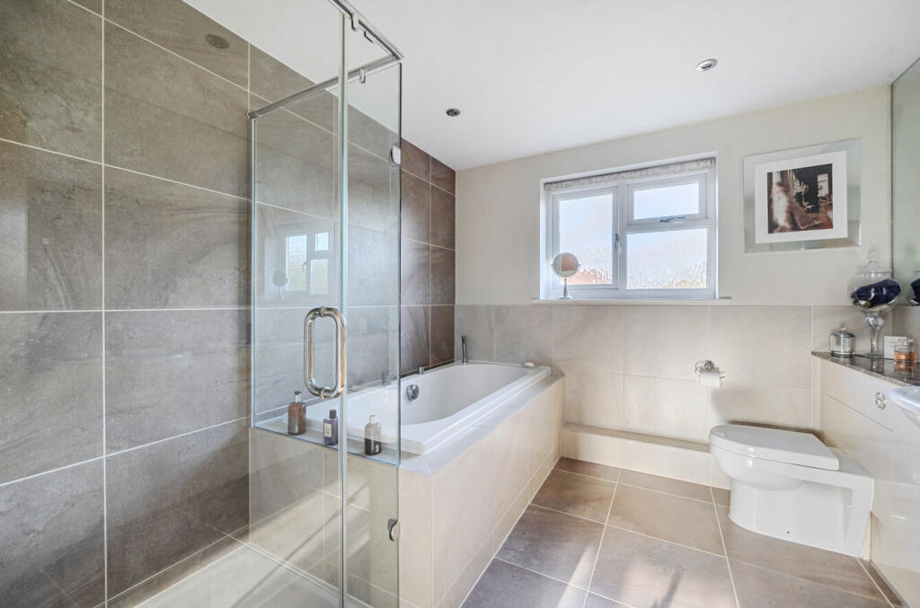 1384102-7-6929b31...