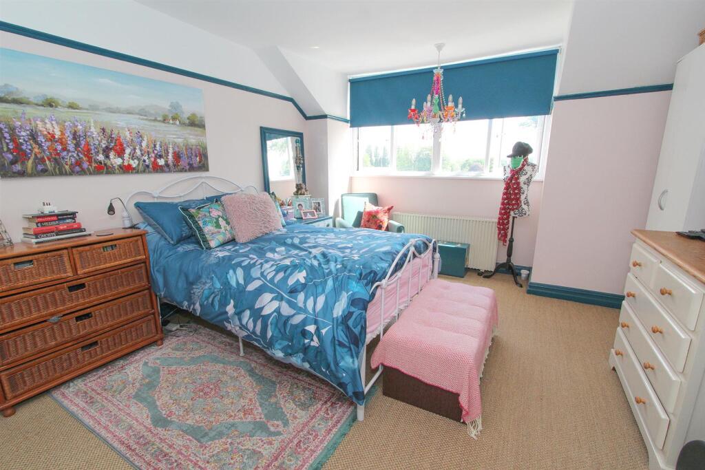 bed 1b.jpg