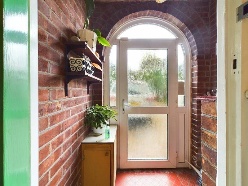 Entrance door 